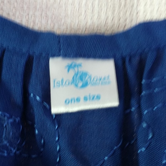 Island Planet Top - Picture 3 of 7